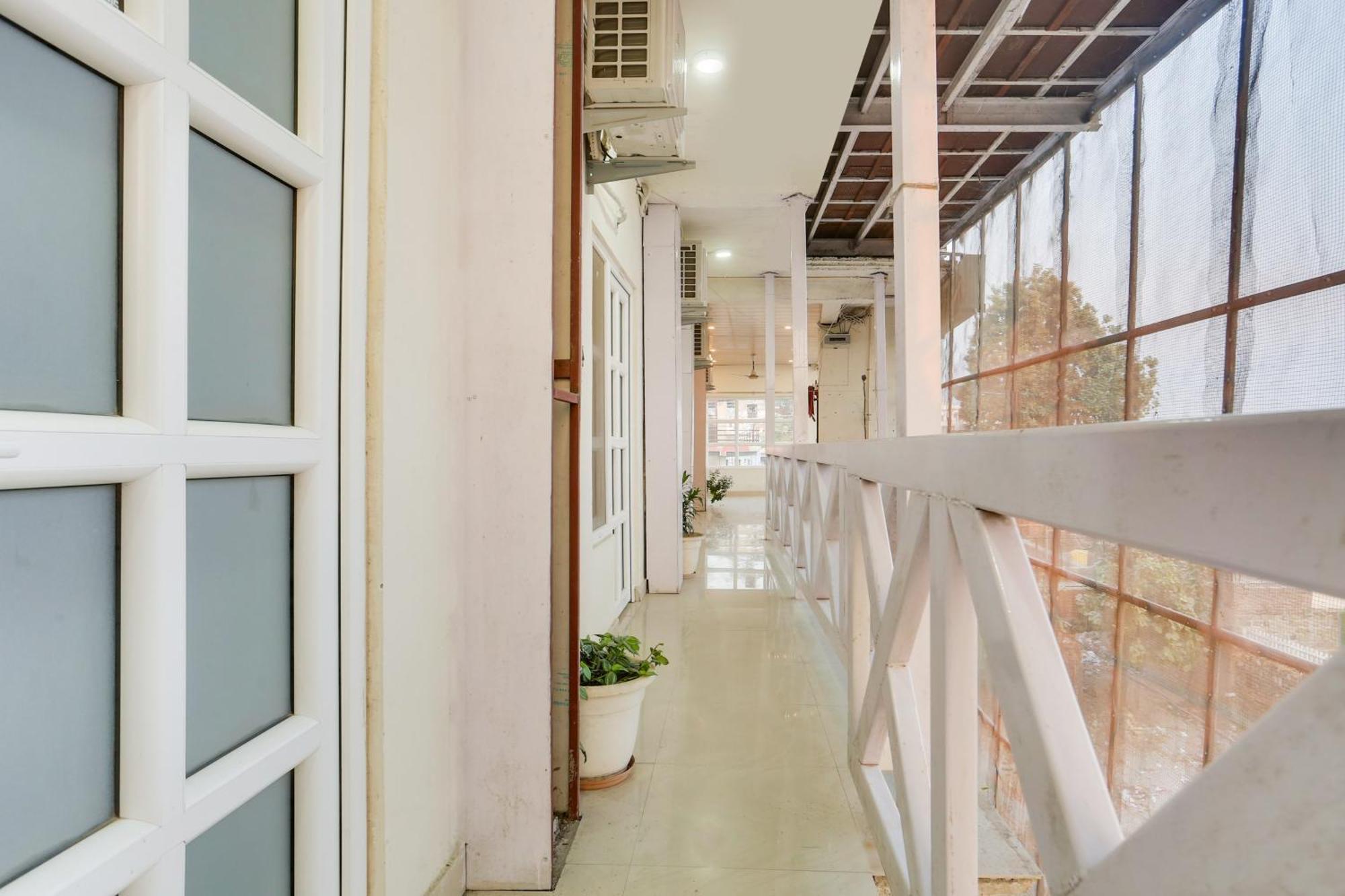 Super Hotel O Jamrani Formerly White House Haldwāni Exterior foto